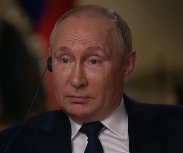 Vladimir Putin Bans Cash Exports From Russia, Decree Prohibits Leaving Country With Over $10K In Forex