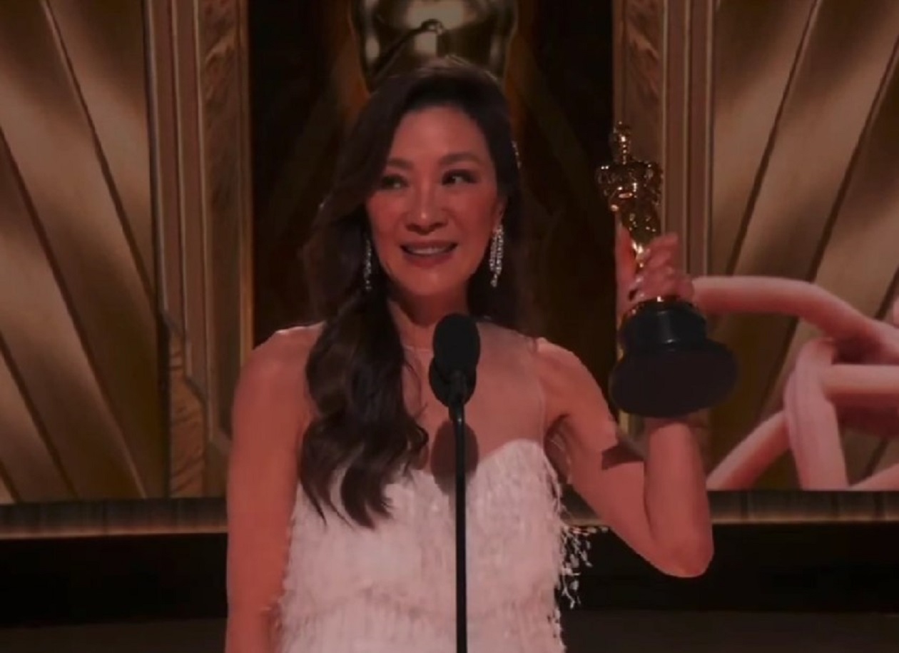 Michelle Yeoh becomes the first Asian to Win Oscar for Best Actress