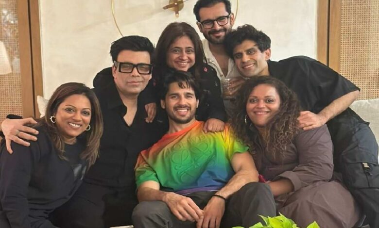 Sidharth Malhotra Celebrates his 39th birthday with Karan Johar, Aarti Shetty, Shakun Batra and Other Friends at Home