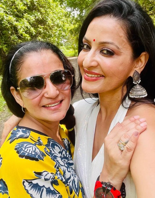 Amandeep Sohi with her sister Dolly