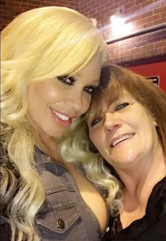 Bunnie XO and her mother