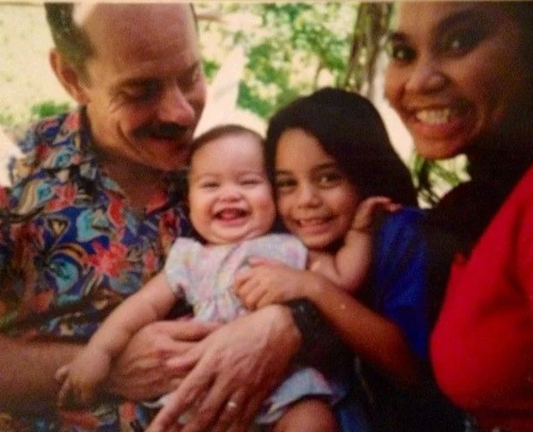 Childhood photo of Vanessa with her family