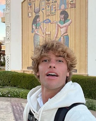 Dani Gallo wiki