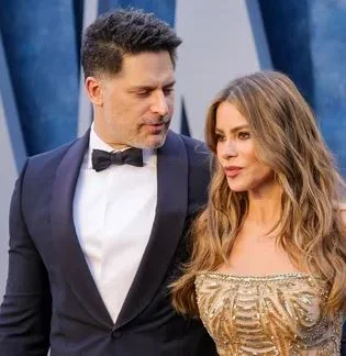 Joe Manganiello with wife