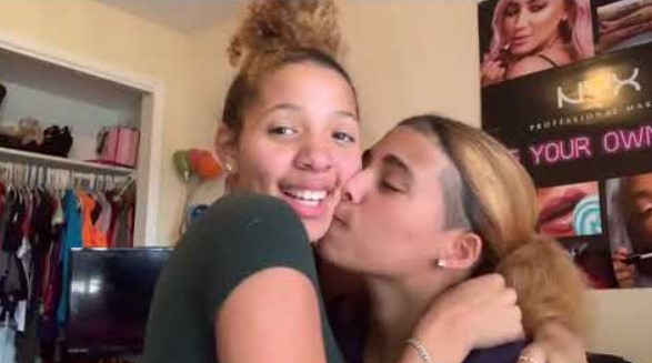 Makayla and Laura Najm