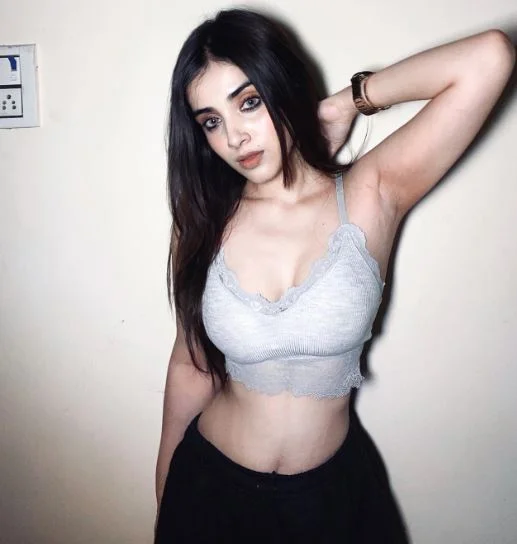 Pratiksha Honmukhe height