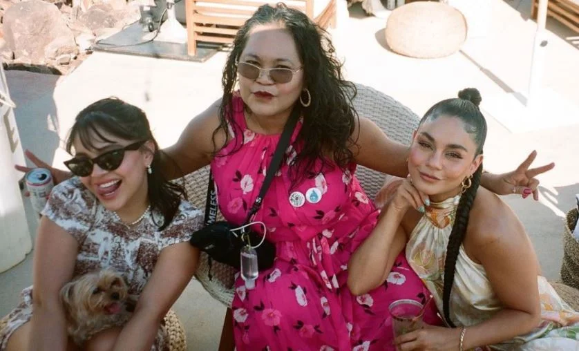 Vanessa Hudgens with her mother and sister