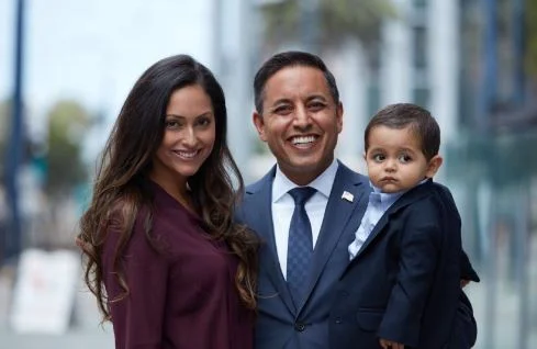 Vik Bajaj with his wife and kid