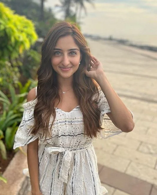 Amira Noor age