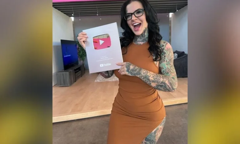 How Many Tattoos Heidi Lavon Have