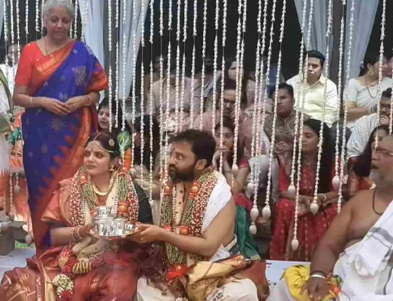 Parakala Vangmayi and her husband's wedding image