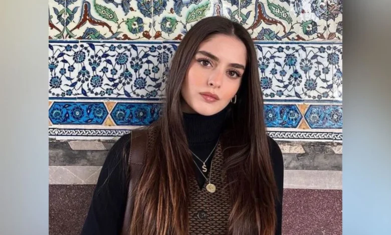 Selen Ozbayrak height
