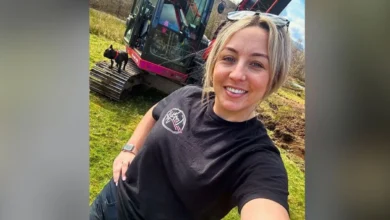 The Digger Girl age