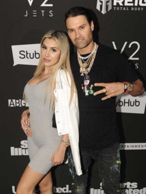 Alexa Dellanos with her boyfriend Alec