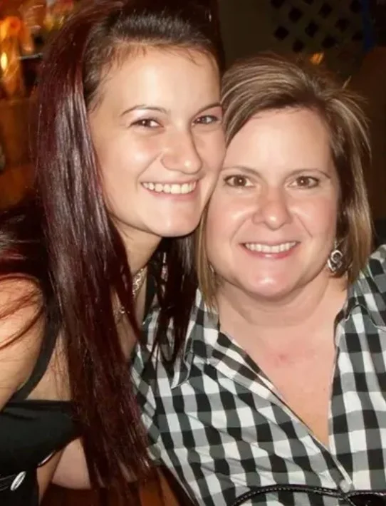 Arianna Kadinger with her mother
