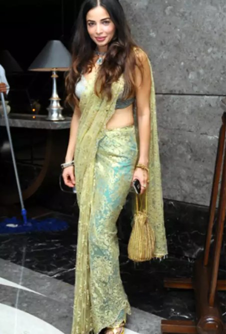 Ayesha Thapar height