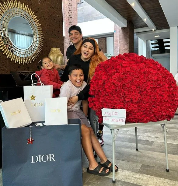Eduin Caz with his wife Daisy Anahy and kids