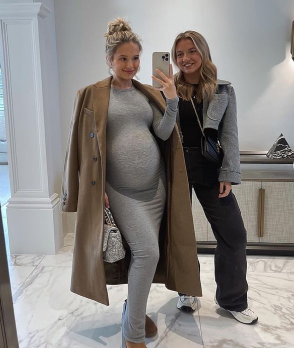 Molly-Mae Hague with her sister Zoe