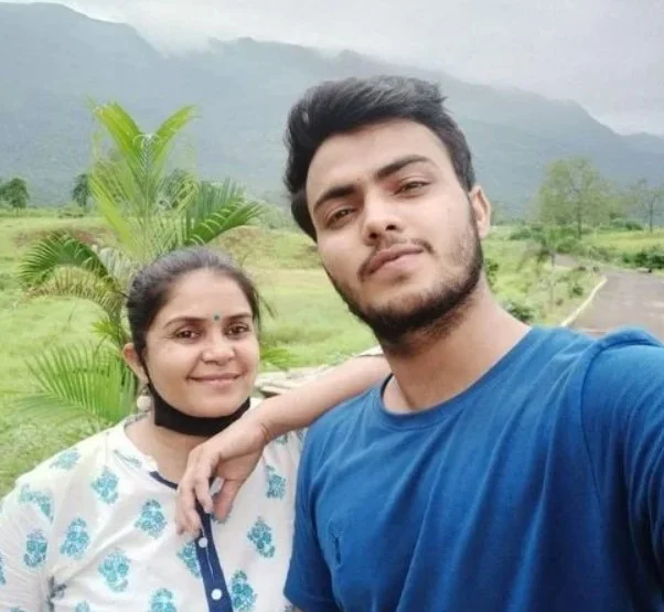 Sparsh Shrivastav with his mom Ragini Shrivastav