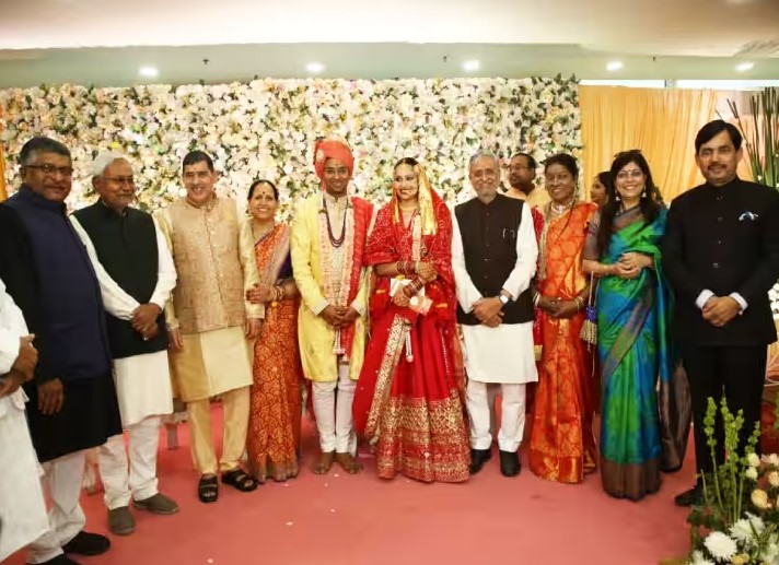 Sushil Kumar Modi with his family