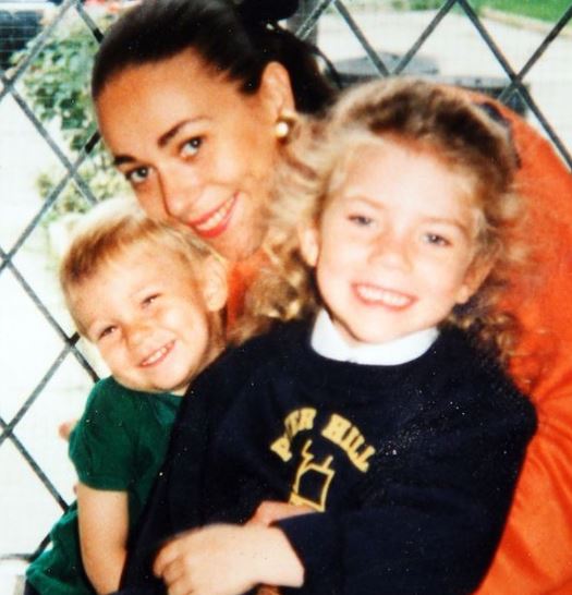 Childhood photo of Frankie with her mom and brother
