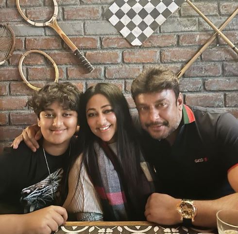 Vijaya Lakshmi Darshan with her husband Darshan Thoogudeepa and son Vineesh Thoogudeep