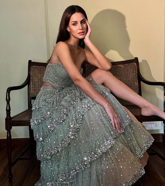Larissa Bonesi net worth