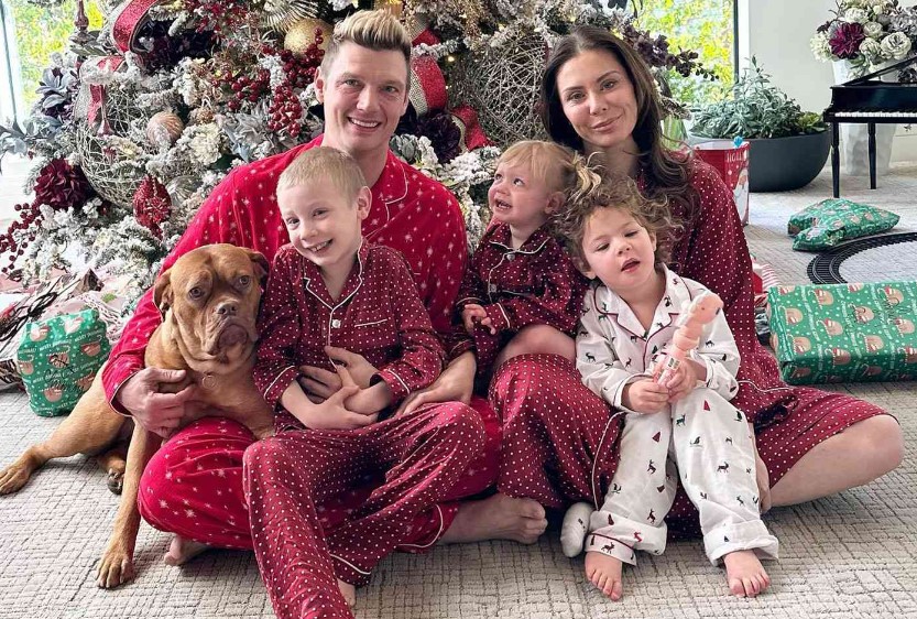Nick Carter with his wife Lauren Kitt and kids