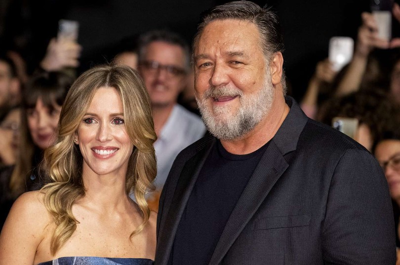 Russell Crowe with his girlfriend Britney Theriot