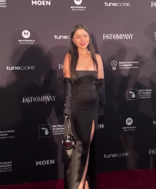 Sophie Bai height
