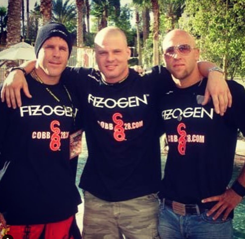 Benji Radach with his friends