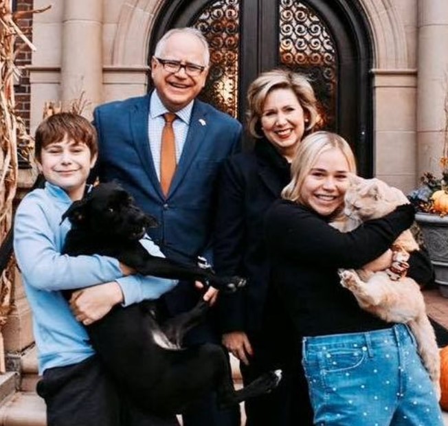 Gwen Walz with her husband and kids