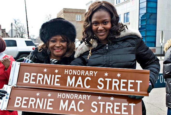 Je'Niece McCullough with her mother