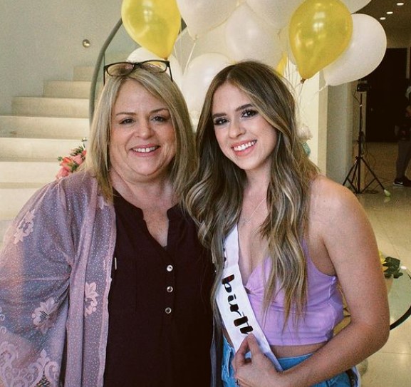 Kelianne Stankus with her mother
