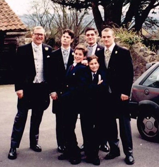 Niki Richard Dalgliesh Cavill with his father and siblings