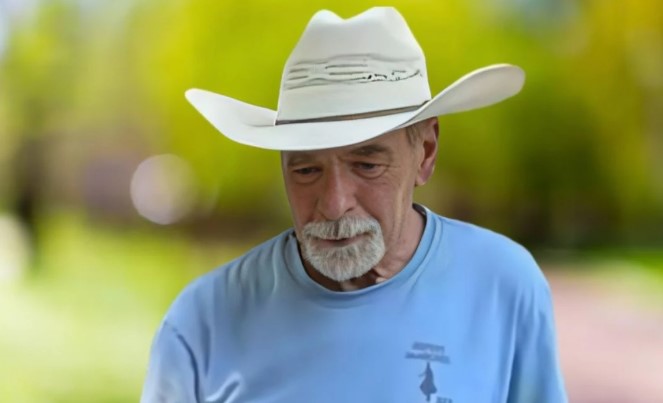 Warren Elliott