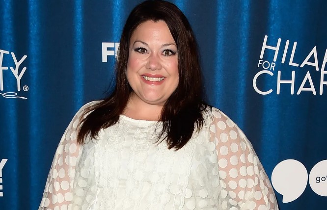 Brooke Elliott bio