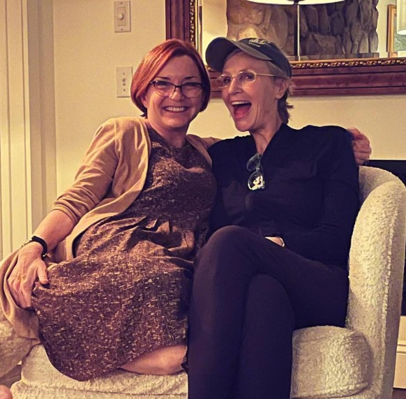 Jennifer Cheyne and her spouse Jane Lynch