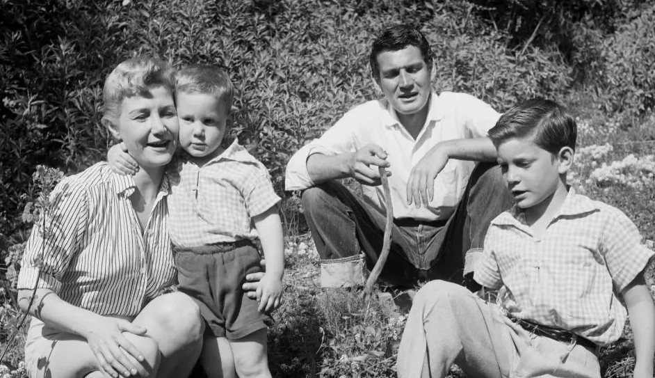 Betty Claire Kalb with her husband Gene Barry and kids Michael and Frederick