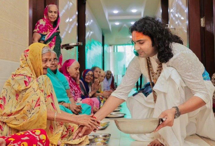 Dr. Aniruddhacharya Ji Maharaj is a social worker
