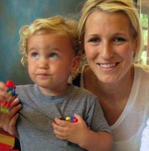 Finley Elaine Griffin's childhood image with her mom