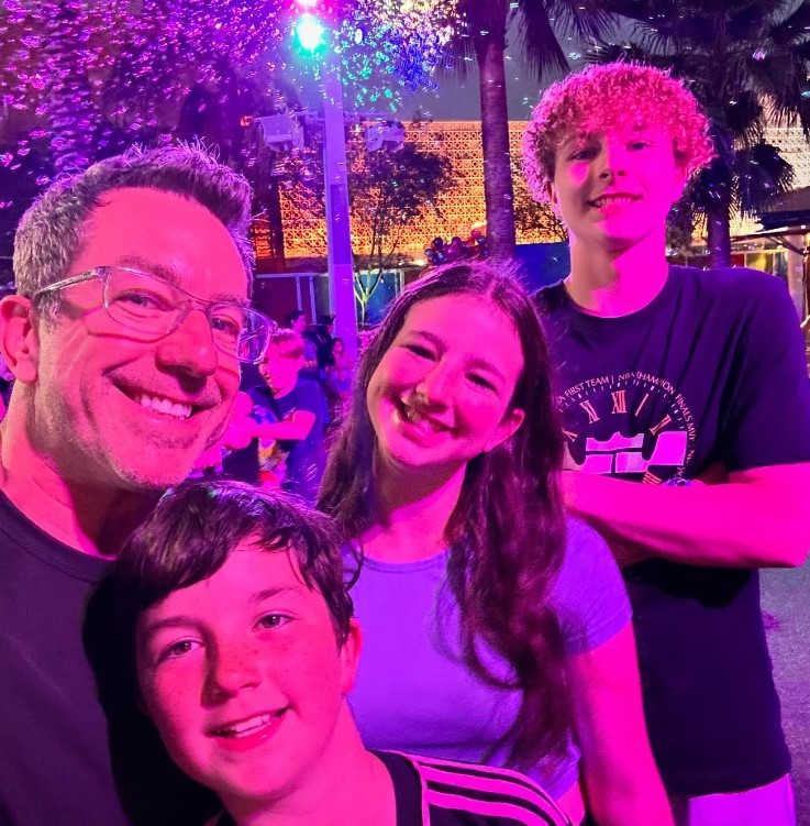 Jamie Lissow with his kids