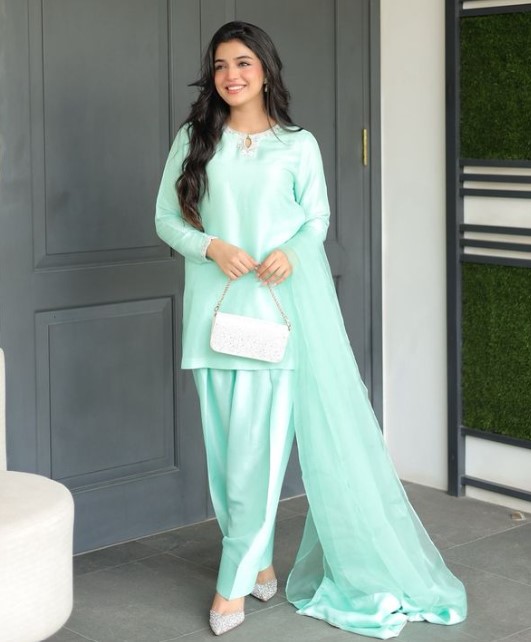 Laiba Khan height