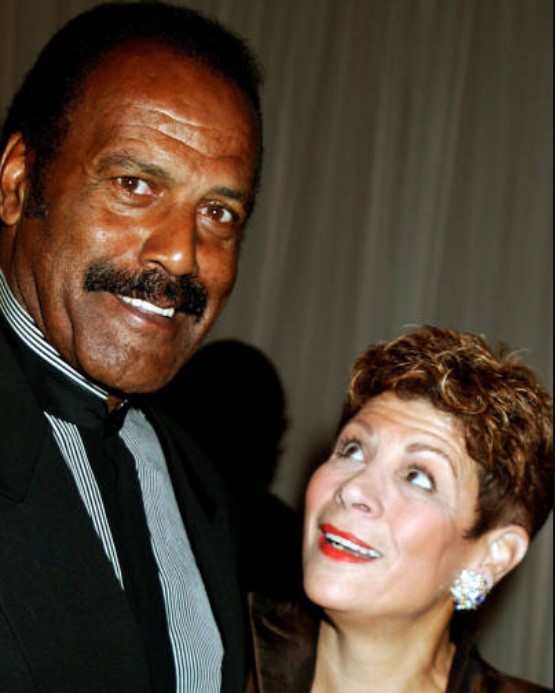 Linda Williamson and her husband Fred Williamson's old image