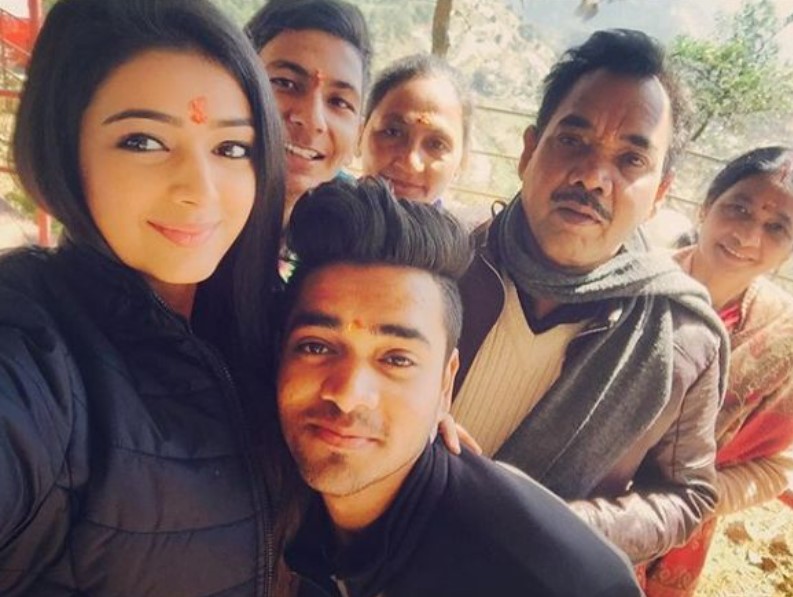 Neha Solanki with her family