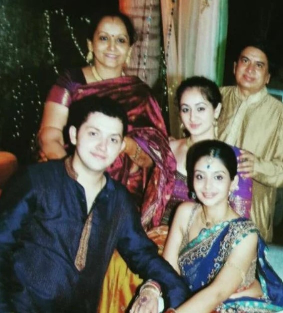 Ruchikaa Kapoor with her fmaily