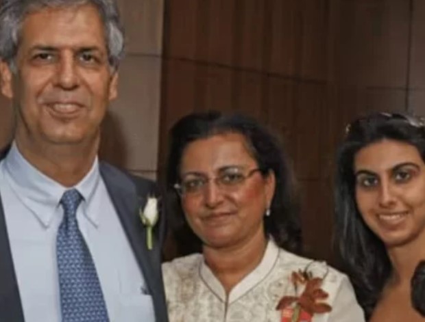 Aloo Mistry with her husband and daughter