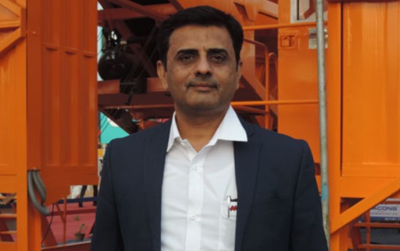 Dharmesh Surelia age
