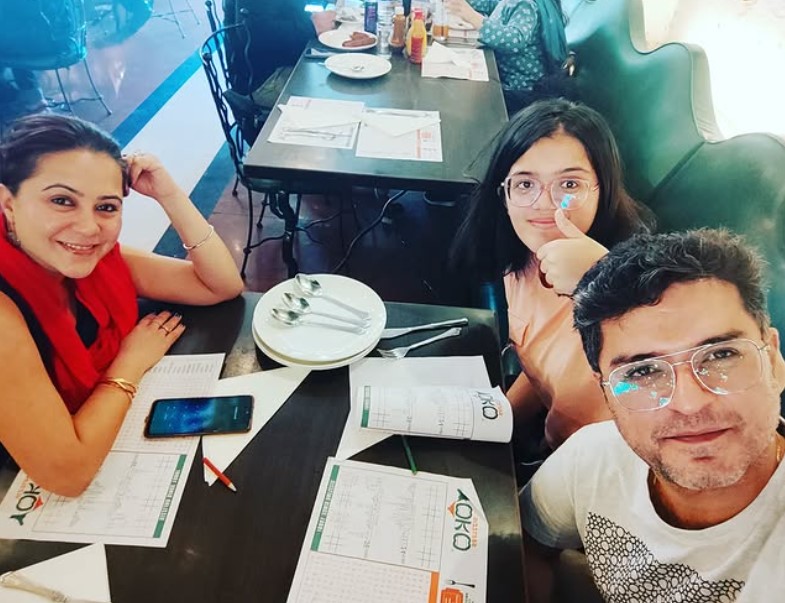 Ritu Vasishtha with her family