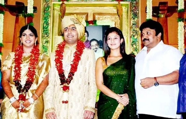 Aishwarya and her ex-husband Kunal’s wedding picture from 2009